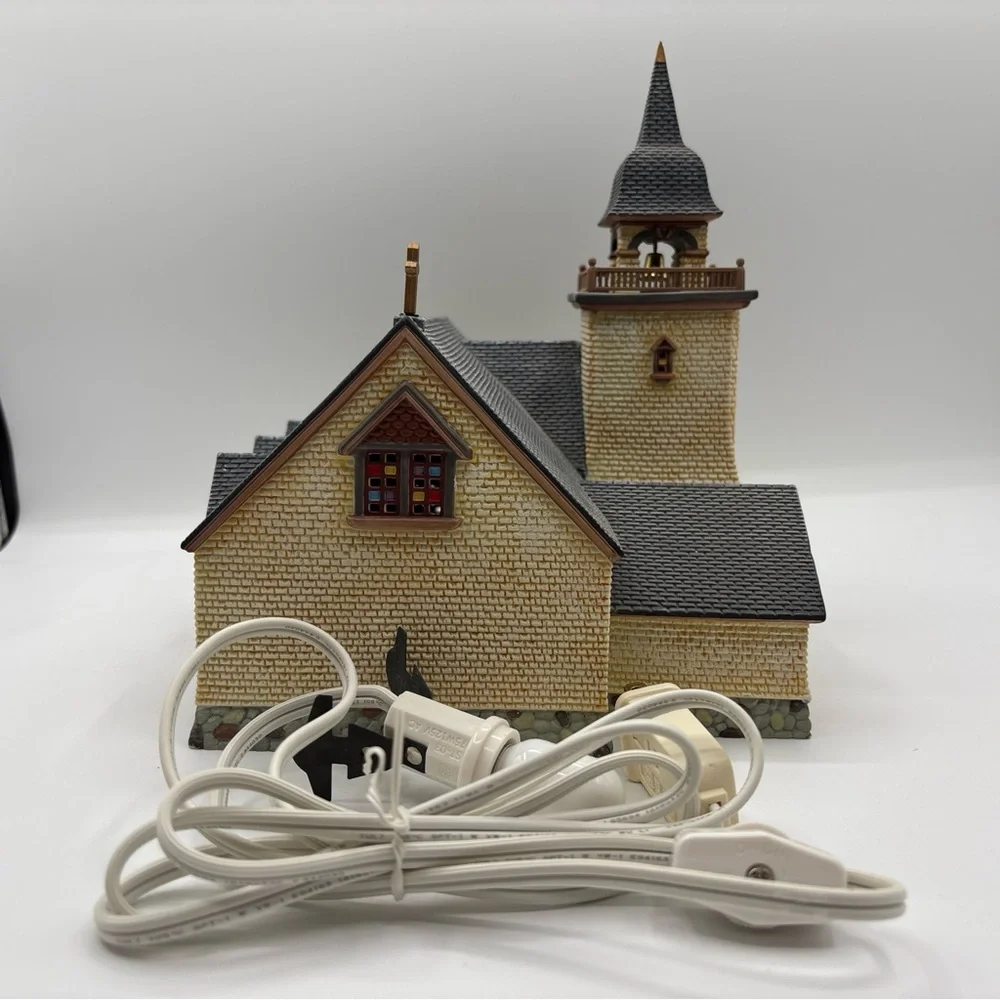 Department 56‎ 1998 Seasons Bay Chapel On The Hill First Edition 53302 Retired